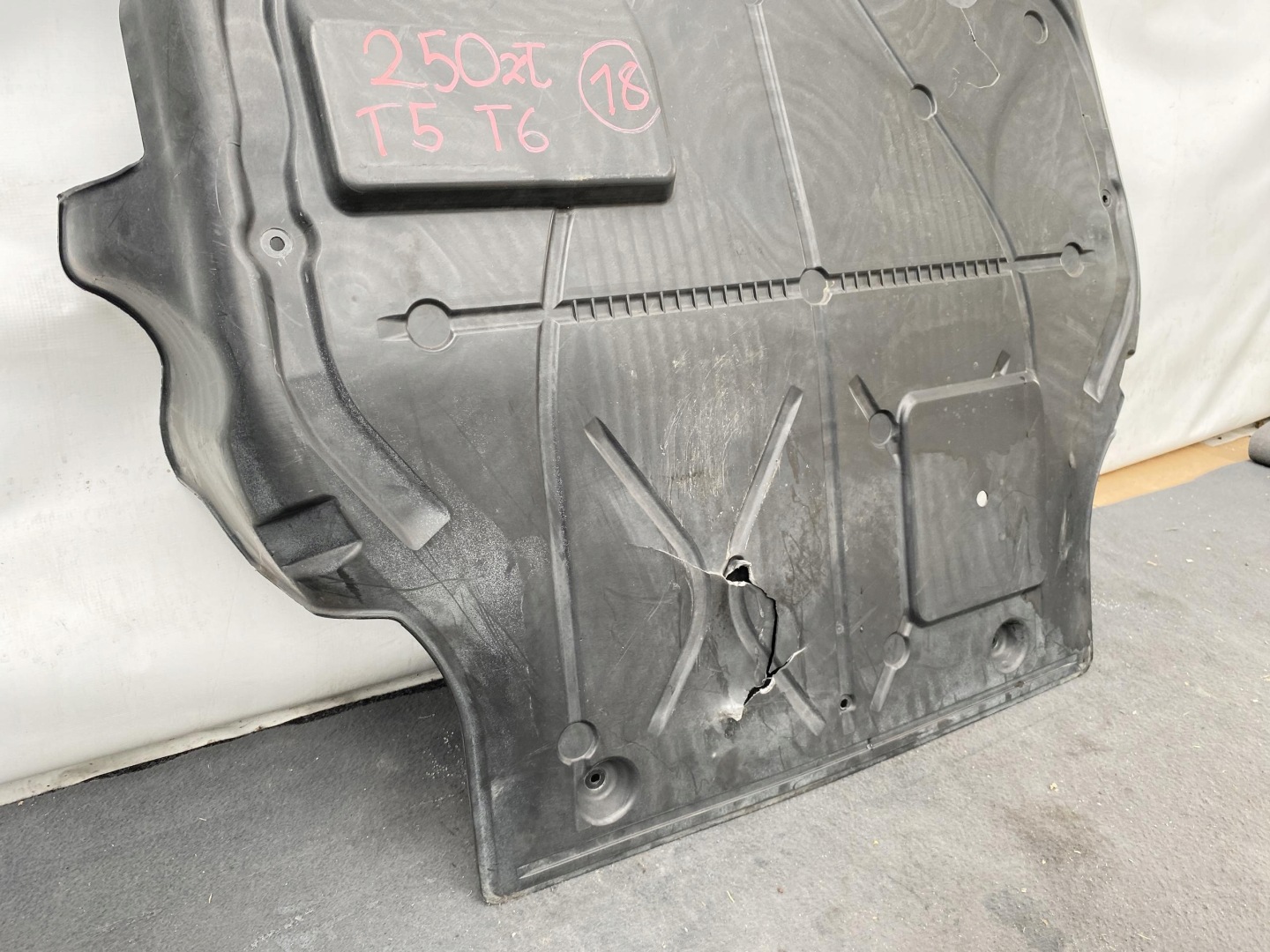VW TRANSPORTER MULTIVAN T5 T6 10- cover lower below engine PODWOZIE original