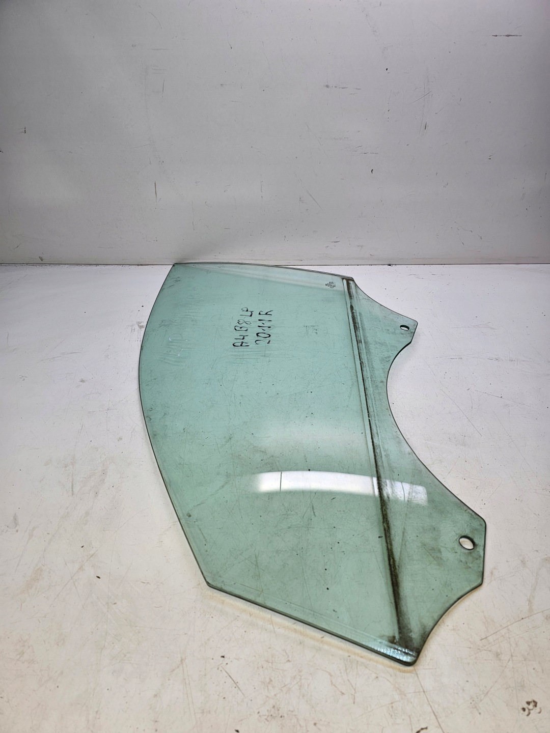 window side door left front AUDI A4 B8 2011R