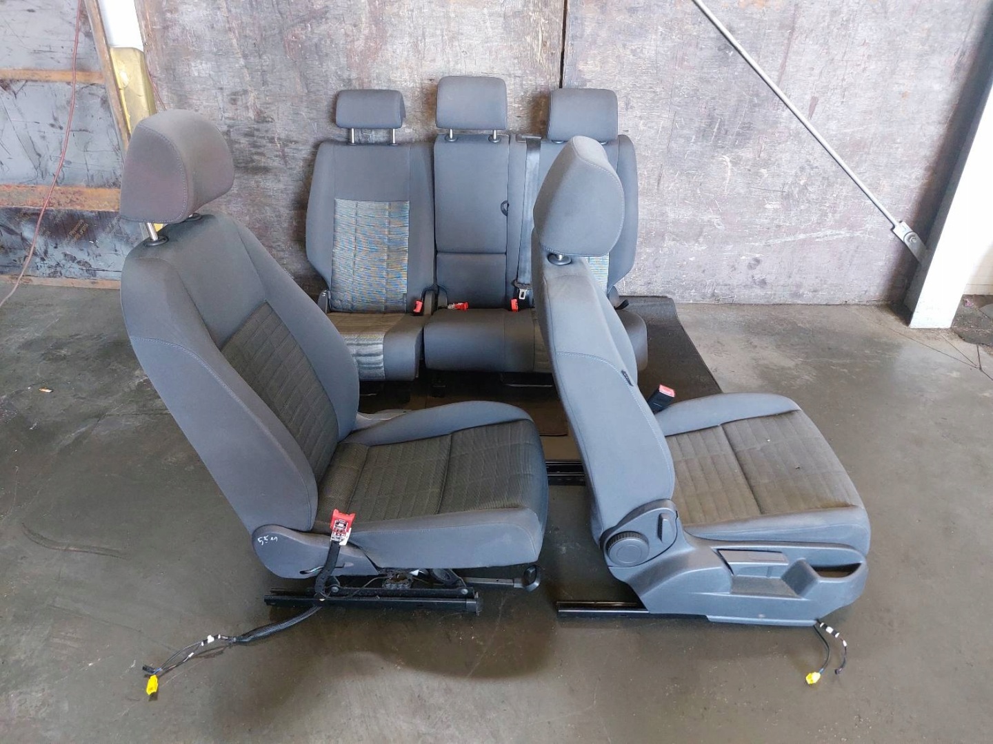 seats KOMPLET left right seat rear part + side VOLKSWAGEN GOLF V plus