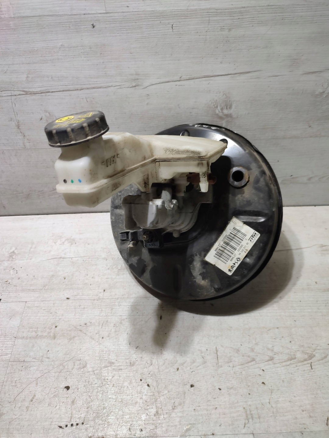 Peugeot 2008 II 2020 control brakes