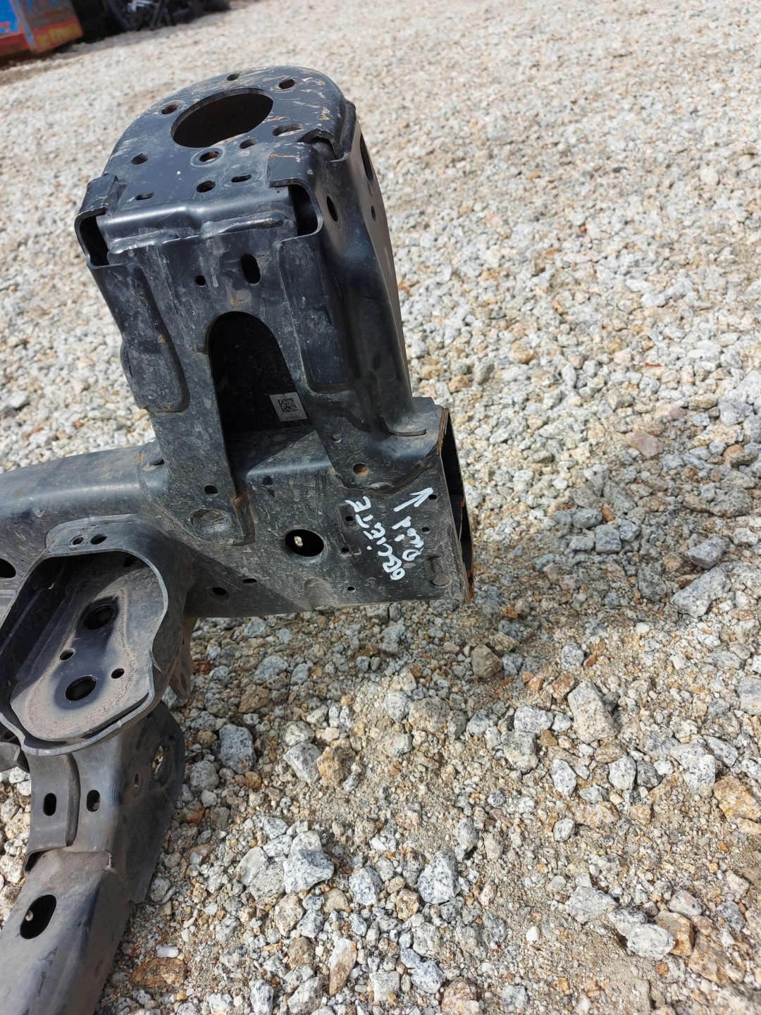 Ford Ranger VI 6 2024r. RAMA front front without PODLUZNIC