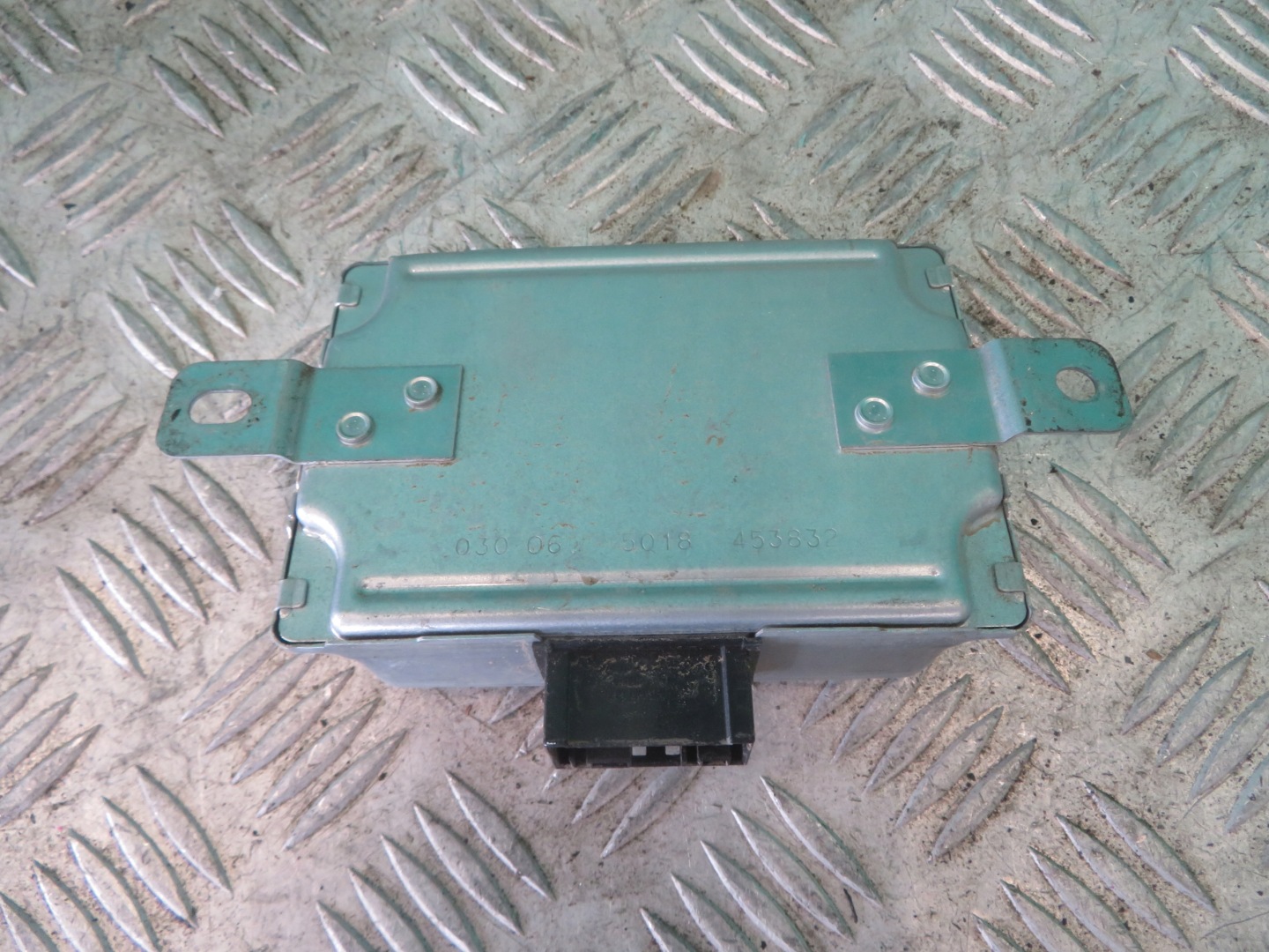 Module REGULATOR de tension MITSUBISHI CANTER FUSO 3.0 20R MK543251