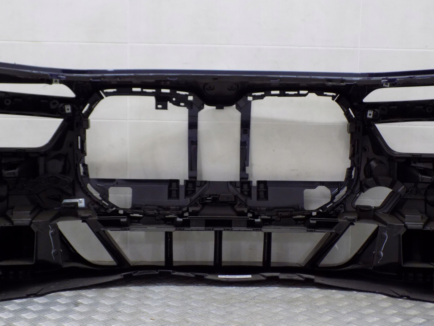 BMW 7 G70 front bumper TANSANITBLAU X10 M-PAK