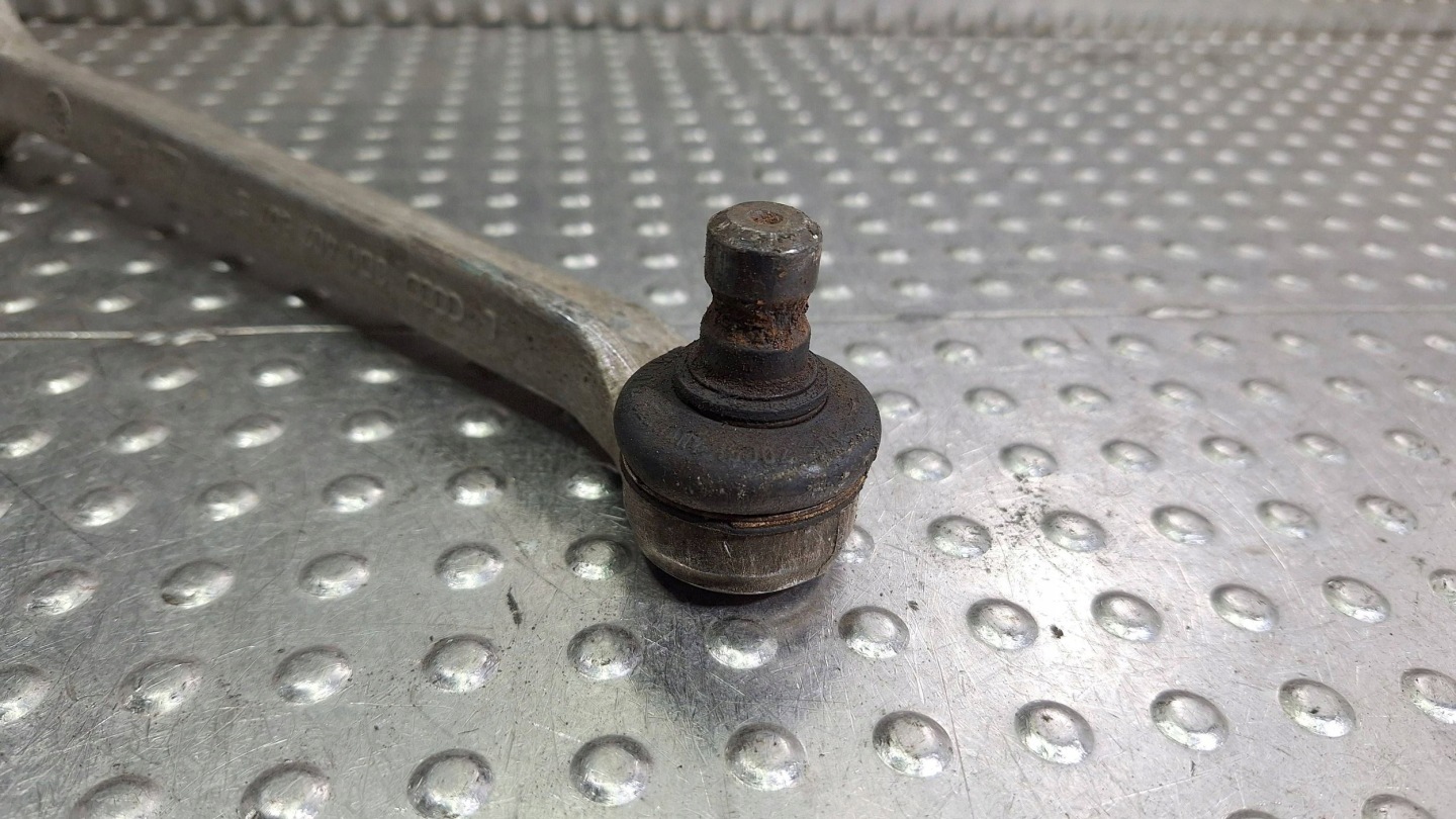 arm left front upper 8D0407507E AUDI A4 B5 PASSAT B5