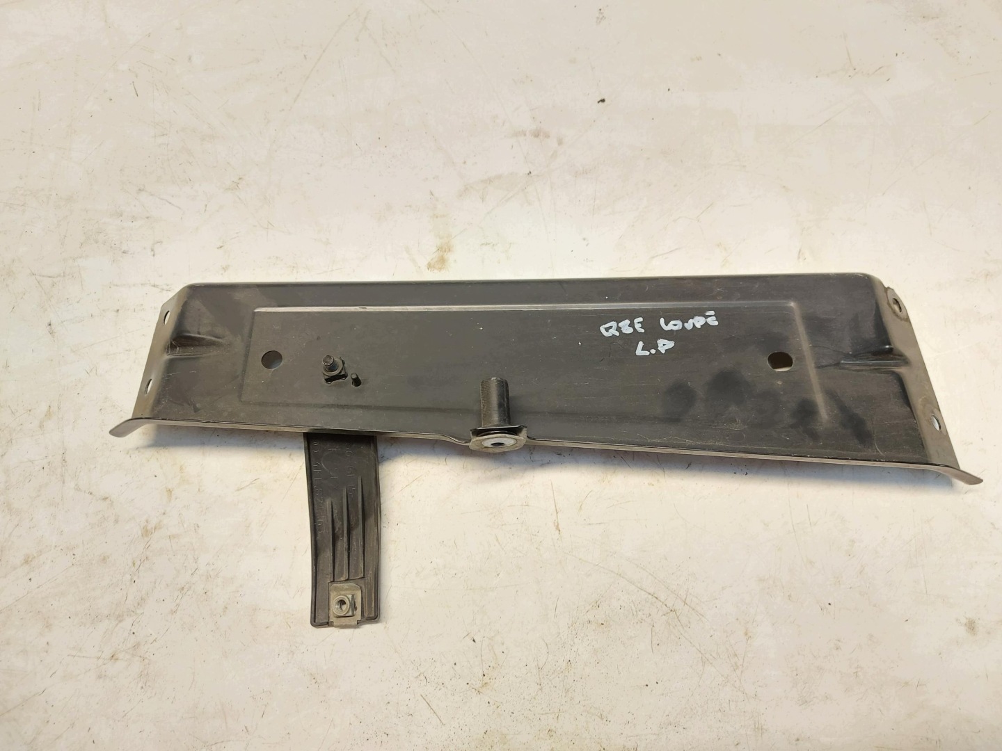 Audi Q8 E-TRON SportBack console holder left left front 4ke810055b