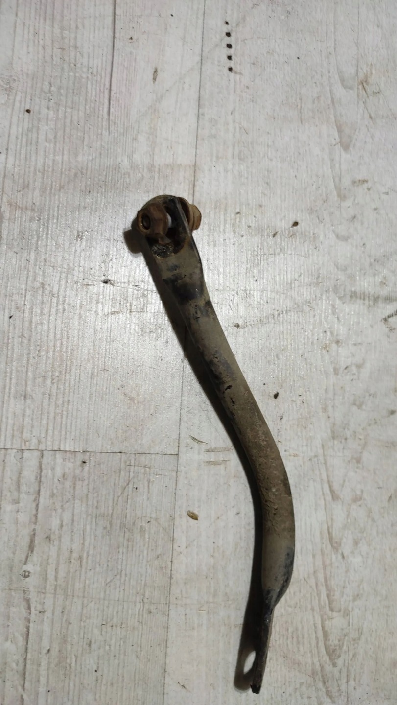 Dacia Duster and 16r 1.6b holder subframe front
