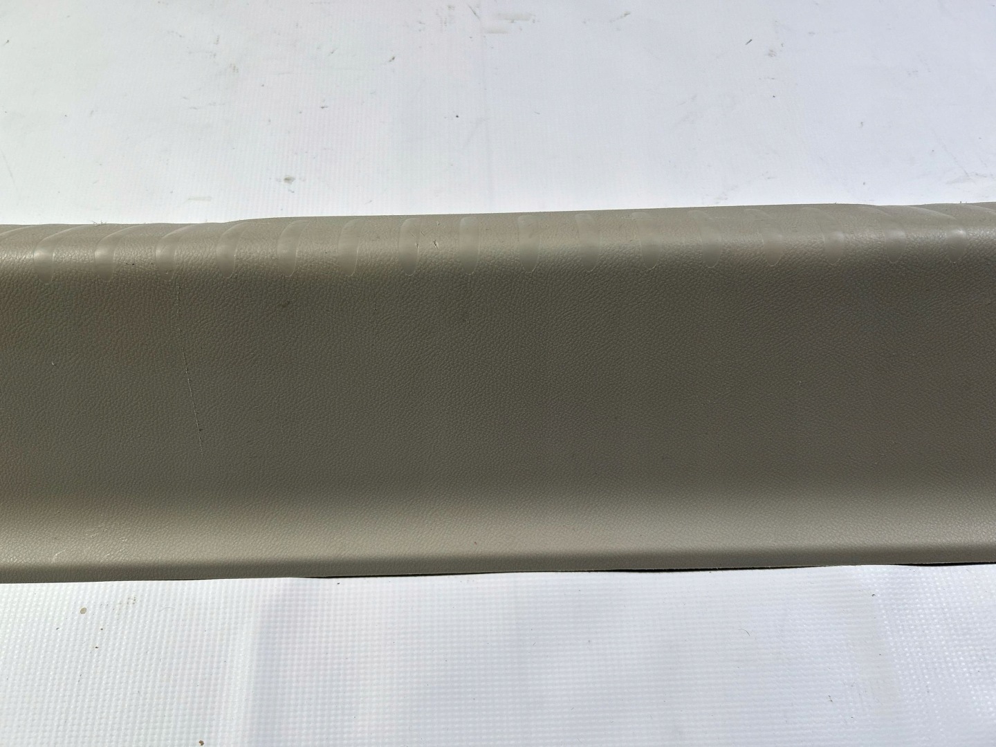 cover of the threshold supports boot covering side Chrysler Pacifica 2017