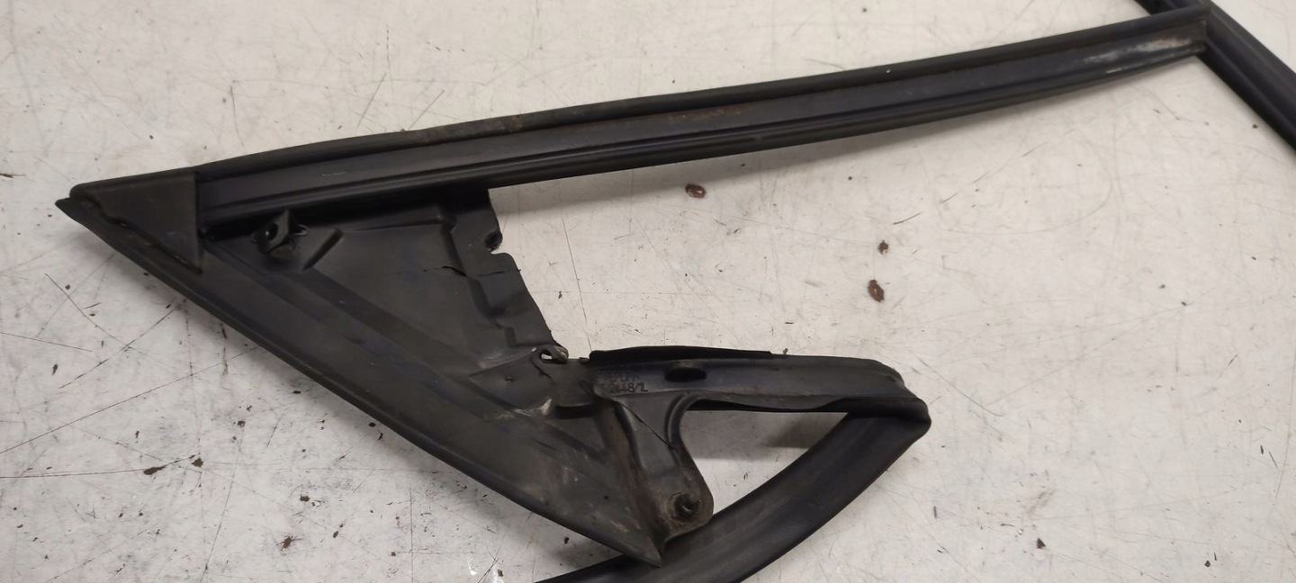 gasket door front front left Audi A4 B7 Cabrio 2,0 TDI
