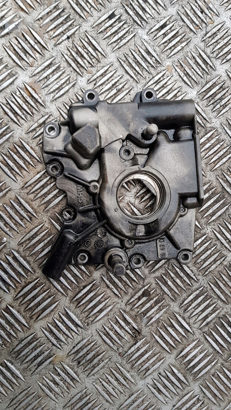 BMW E46 2.0D oil pump M47D