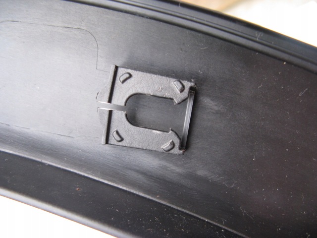 cap for fender right front SUZUKI SX4