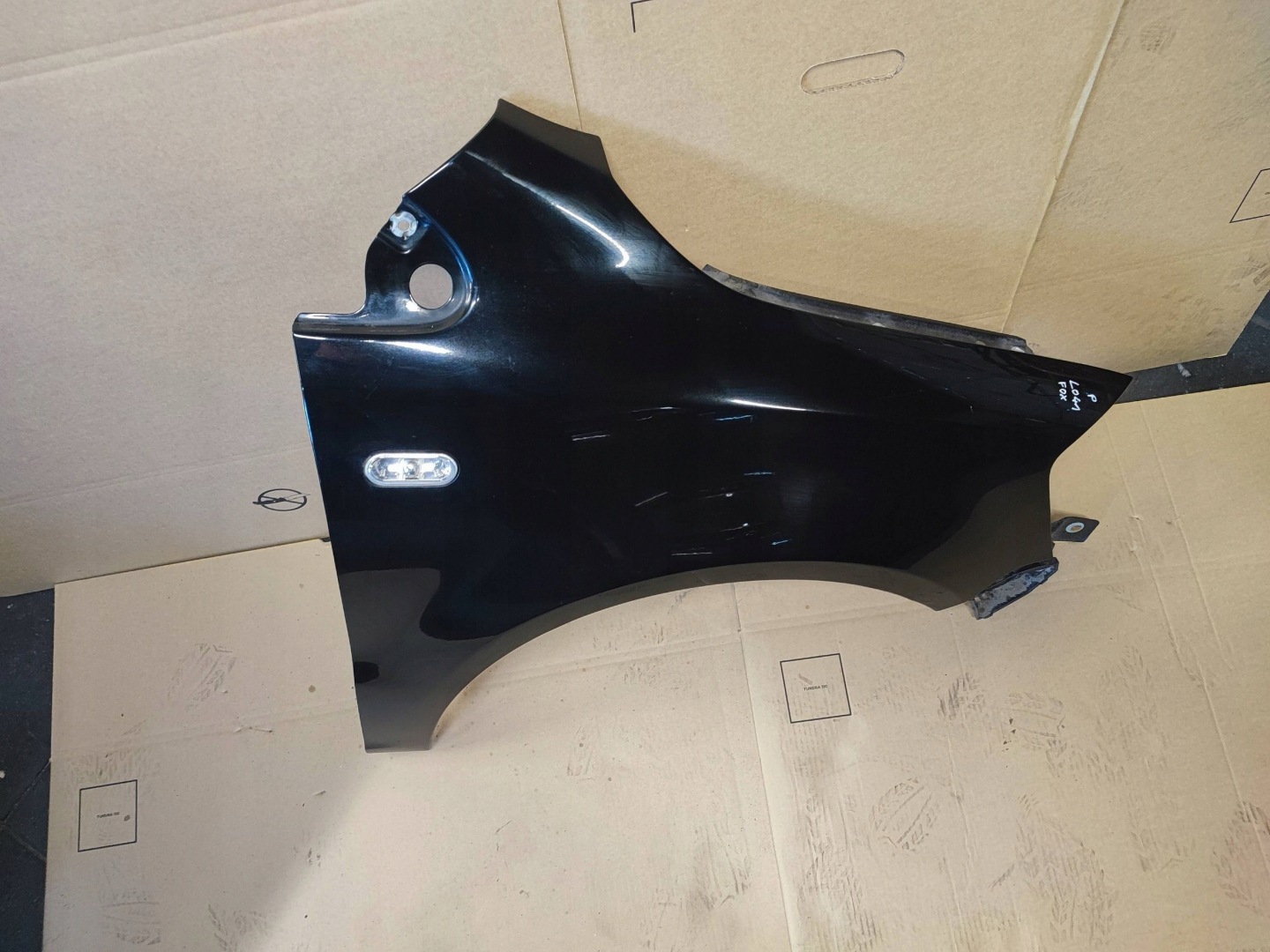 VW FOX fender front front right LO41 L041 LADNY