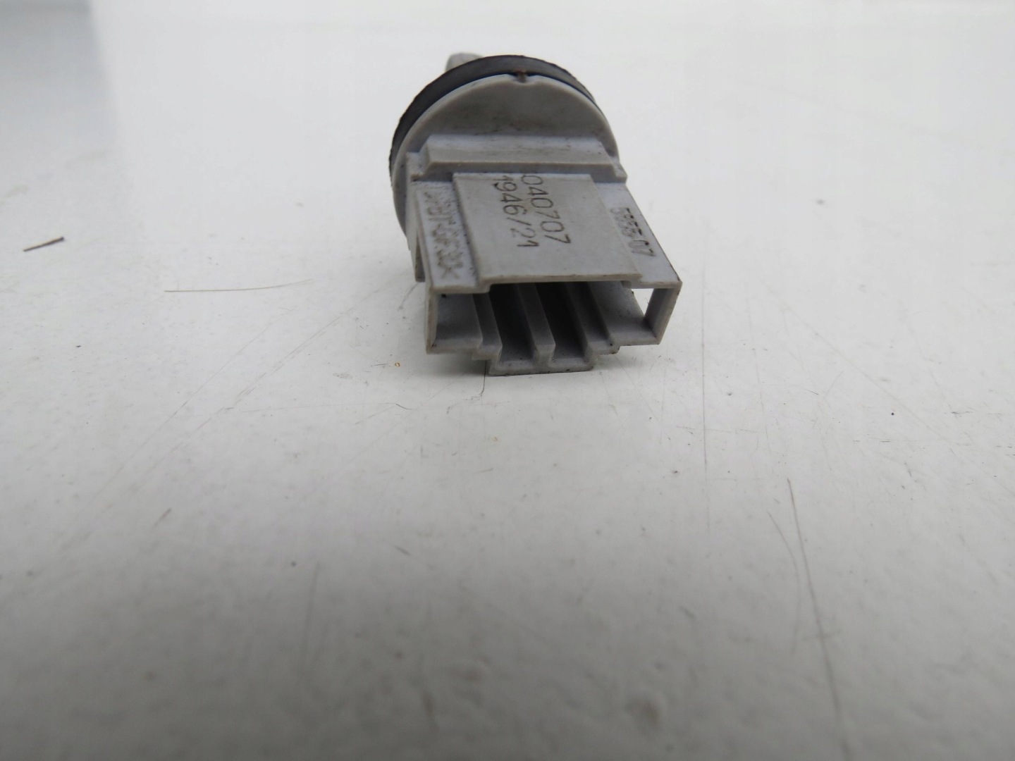 sensor WEWNETRZNEJ TEMPERATURY PORSCHE CAYENNE and 7L5 4.8 V8 1K0907543A