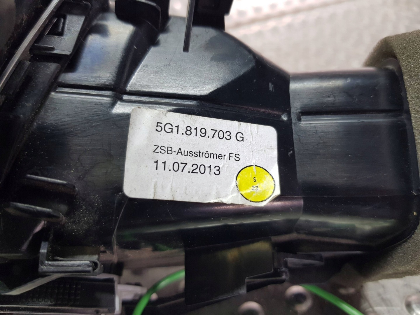 grid air conditioning devices left 5G1819703G VW GOLF VII