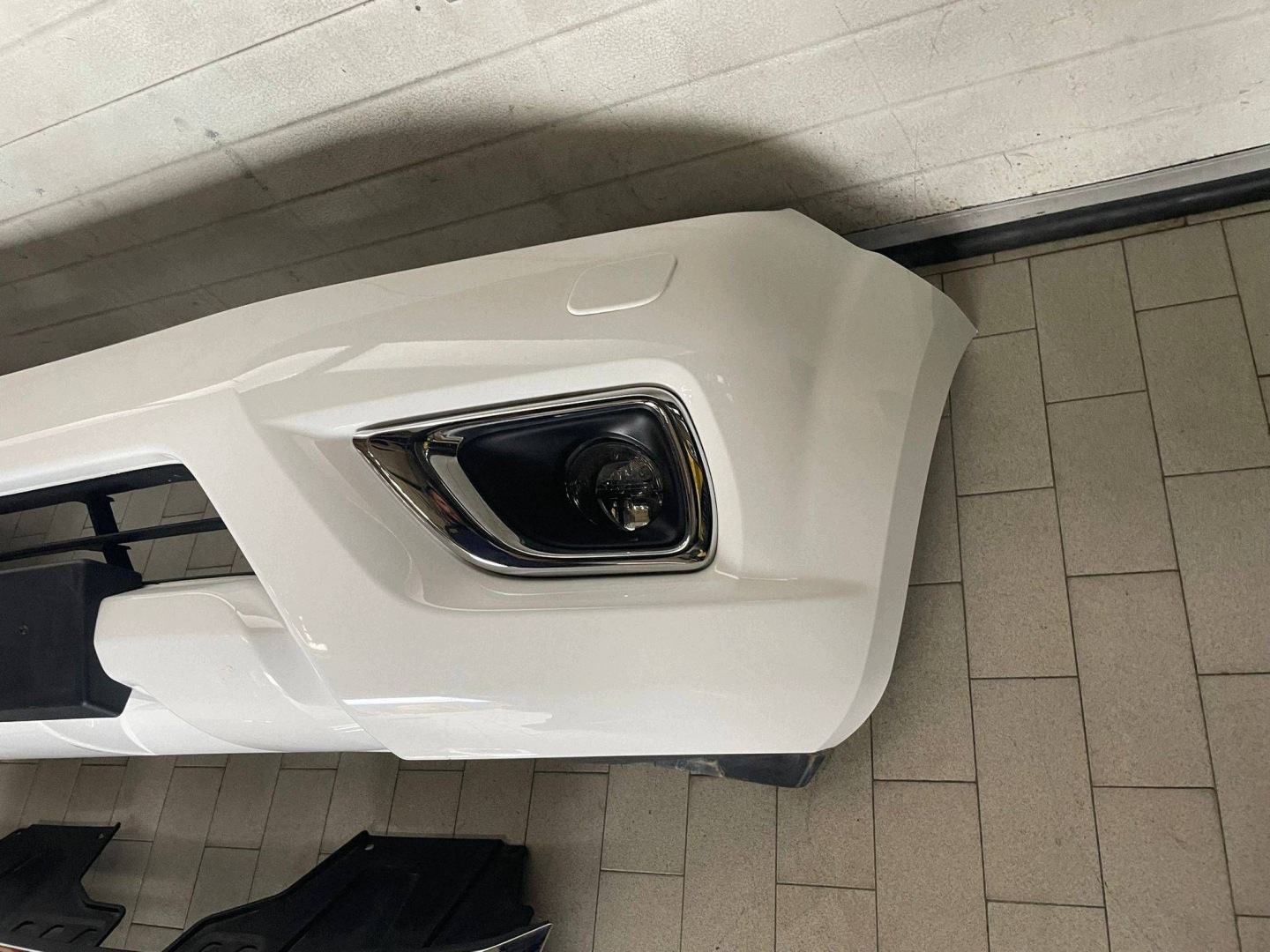 front bumper complete grill front Nissan Navara D23 np300