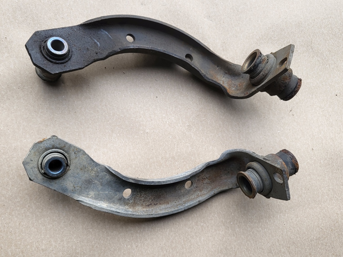 support arms SANEK left right front RENAULT MEGANE SCENIC II 2szt.