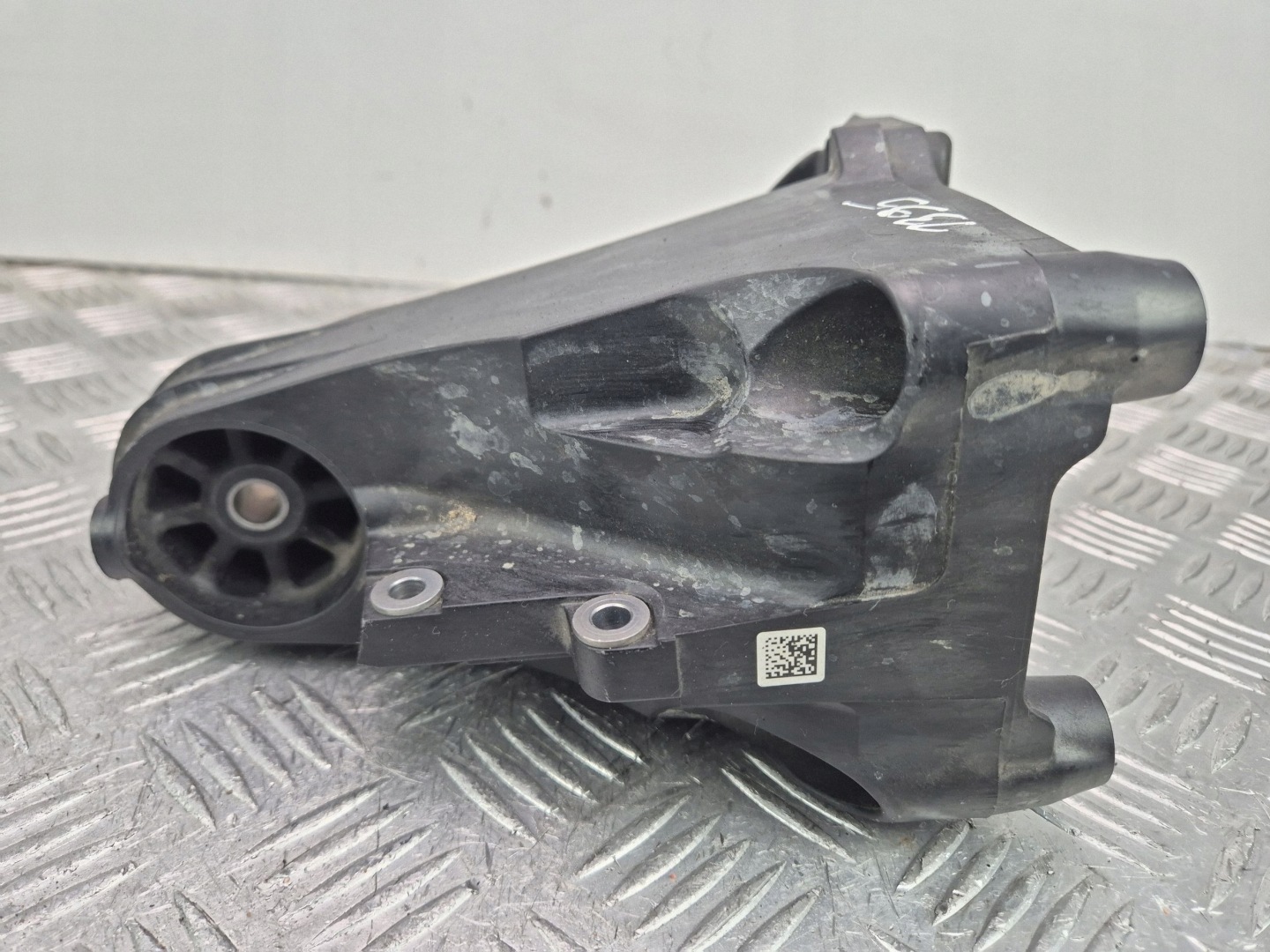 engine mount Mercedes C300 W205 A2642200200 M264.920