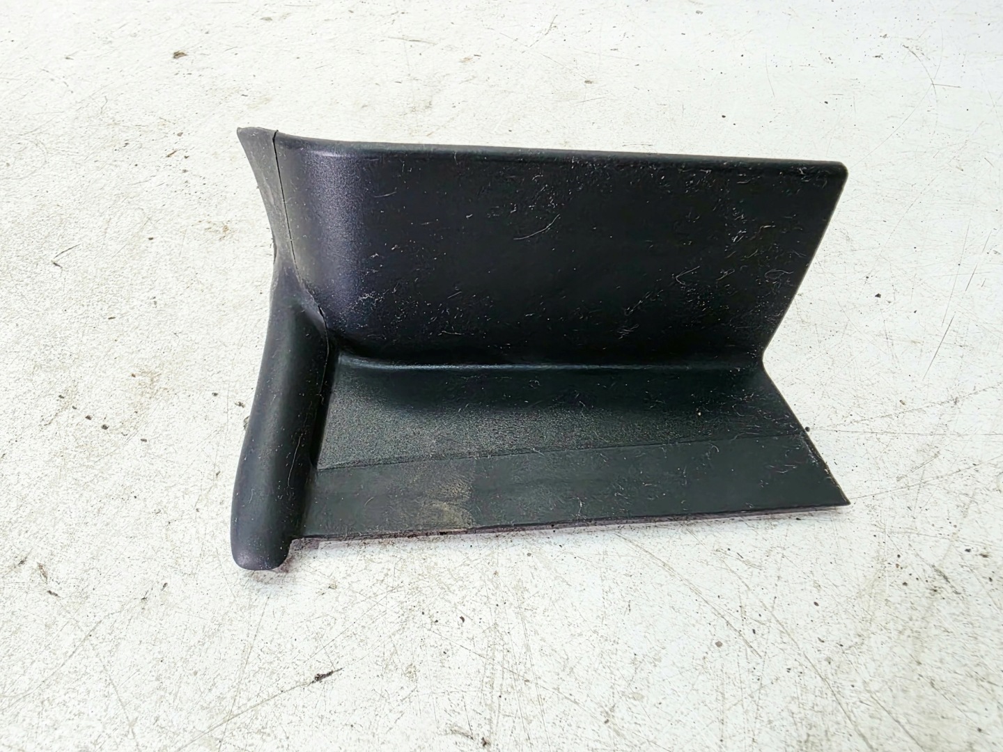 spoiler cover lights left rear part AUDI A6 C8 AVANT 4K9945253