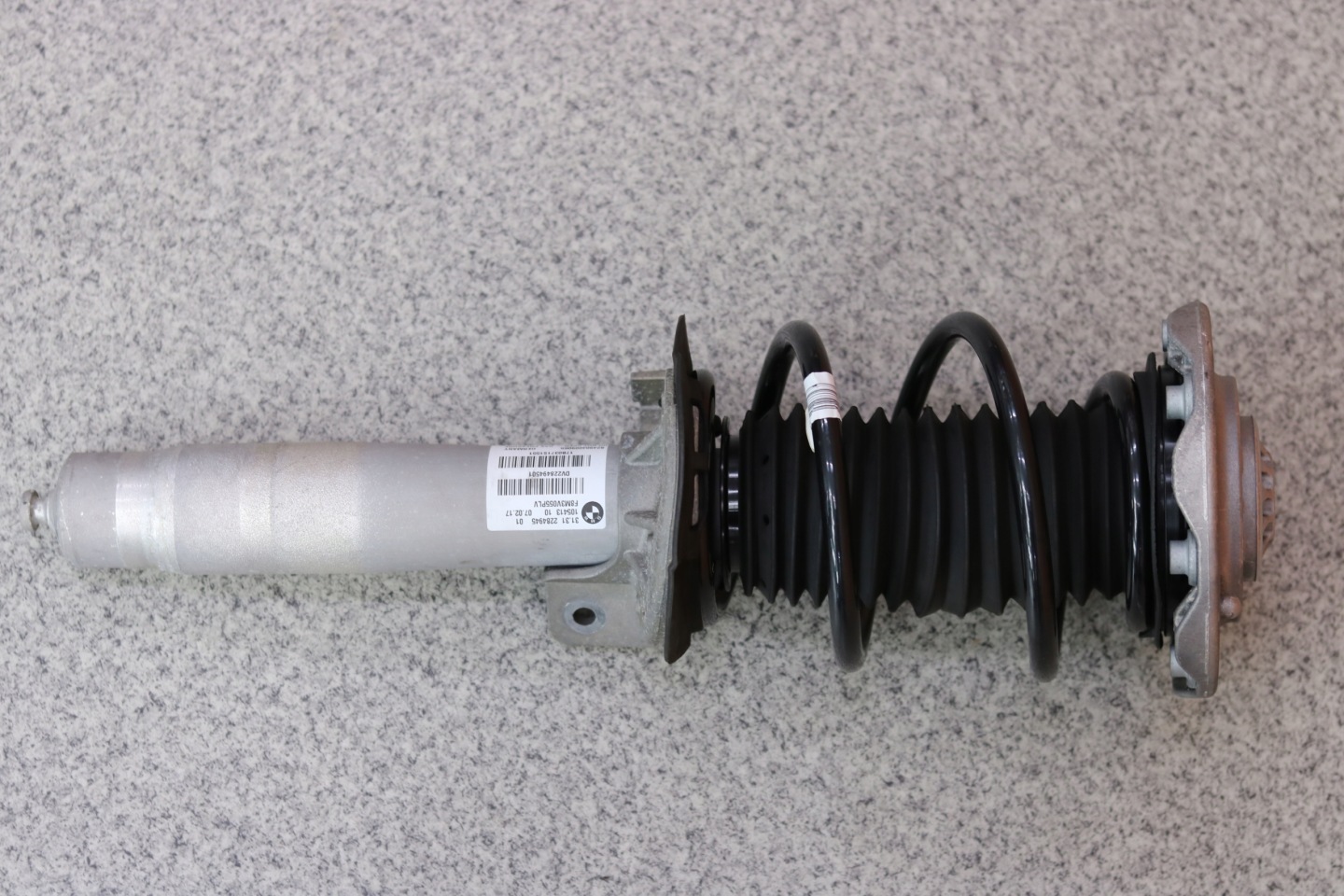 BMW M4 F83 shock absorber left front 2284945 2482 km!!!