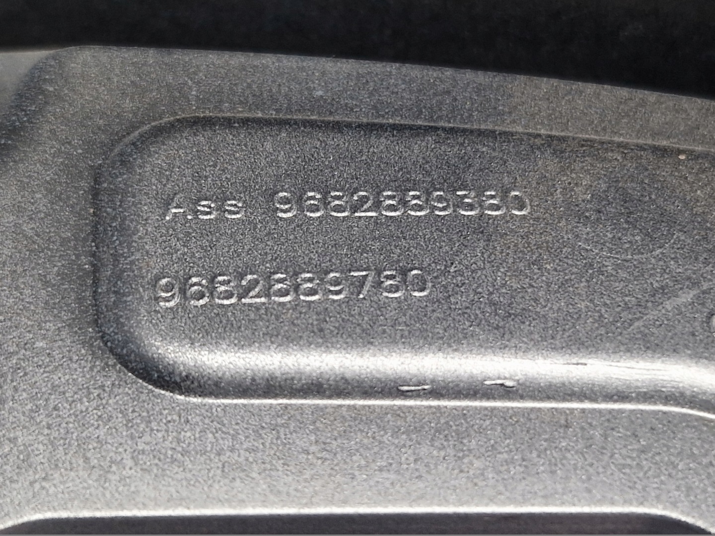 PEUGEOT 3008 fender right front front 9682889380