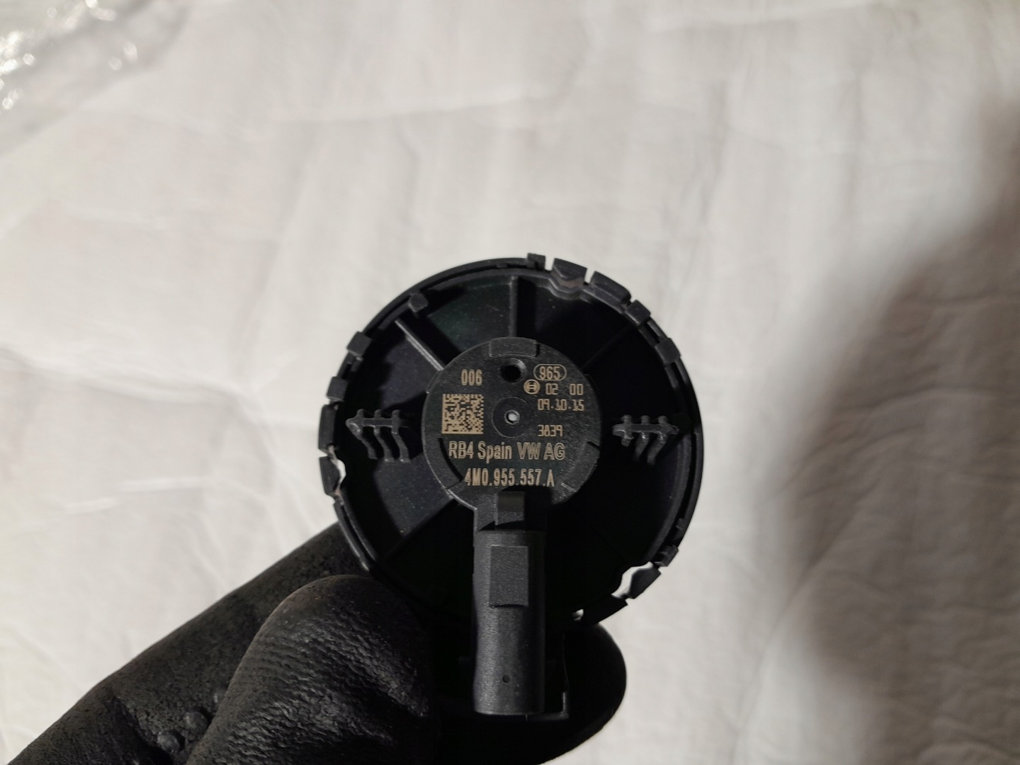 AUDI A4 B9 impact sensor 4M0955557A
