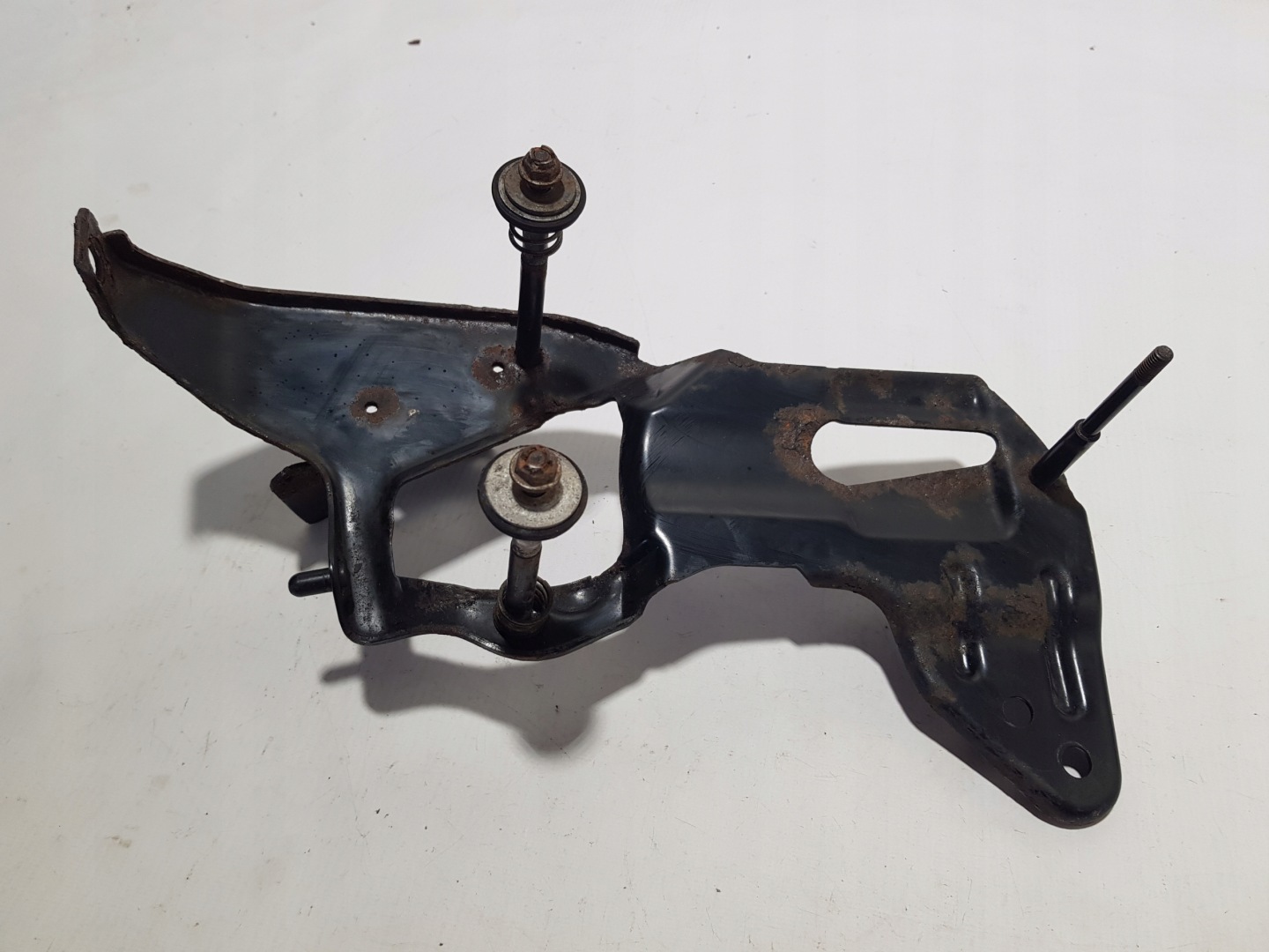 bracket KOMPRESORA AIRMATIC SPREZARKI MERCEDES W251