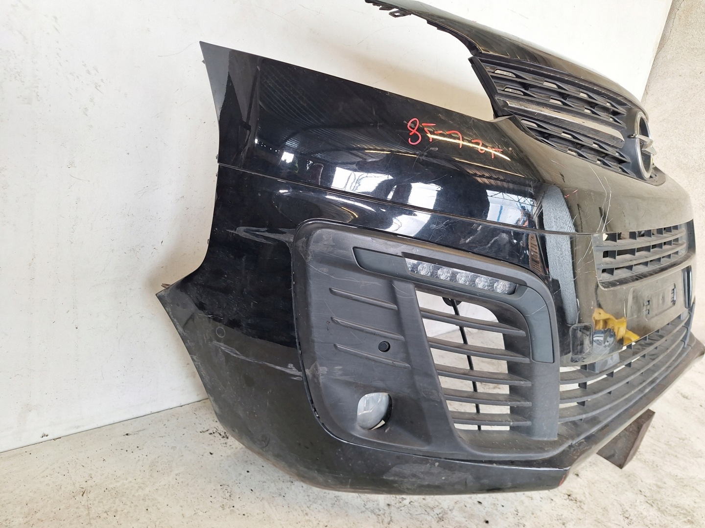 OPEL ZAFIRA D VIVARO C19-> bumper + LED + 6 X PDC