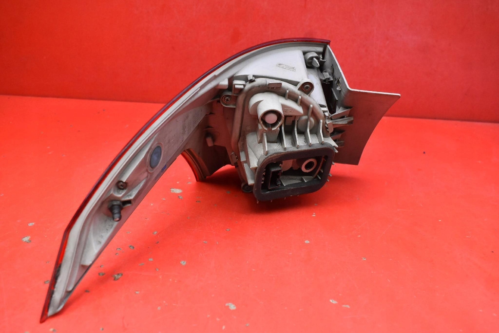 light right rear part rear AV11-13404-AG FORD B-MAX 12-18