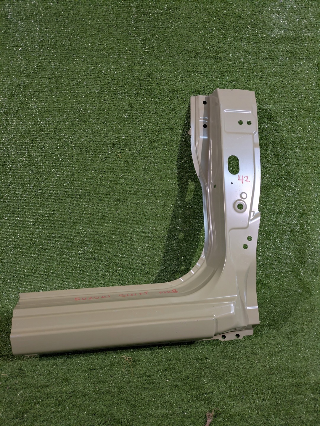 threshold right pillar SUZUKI SWIFT MK8 NR.42