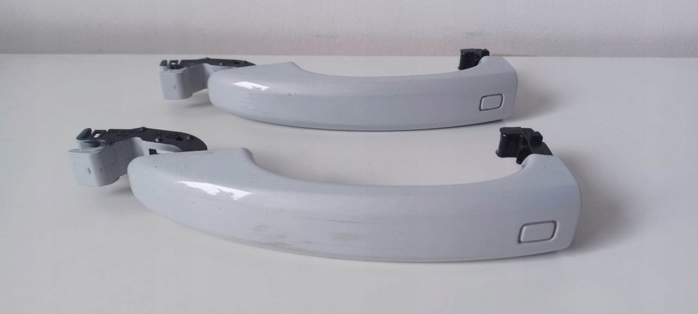 handle left AUDI A4 A5 Q5 8T0837205A