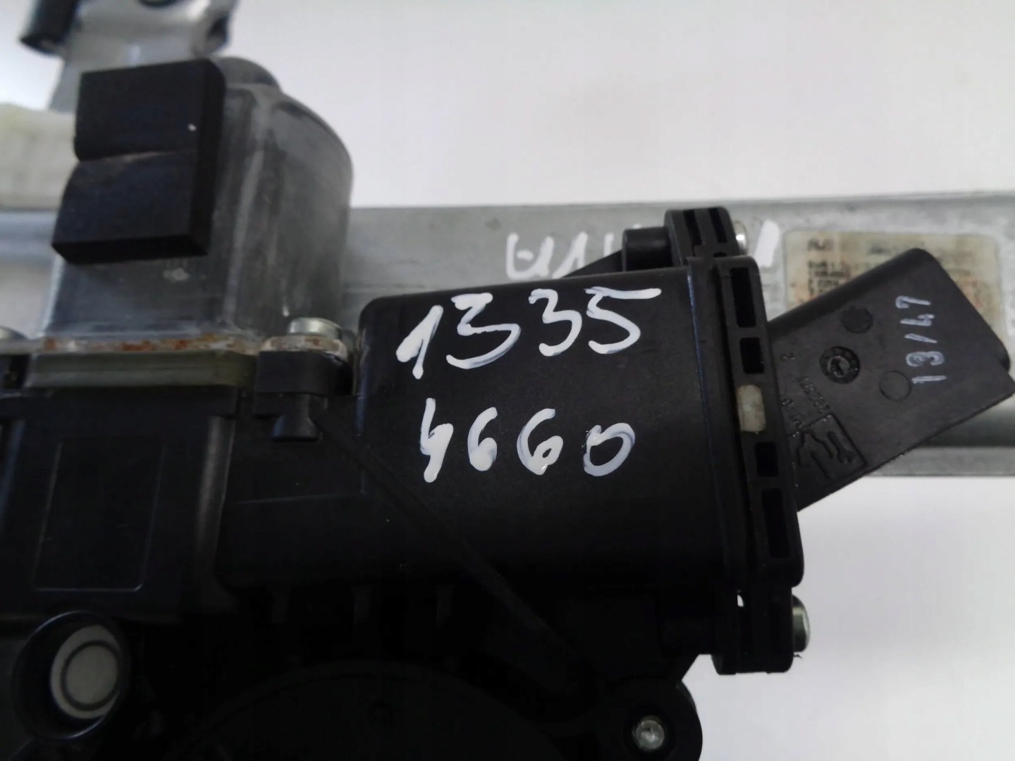 OPEL MERIVA B 10-17 window regulator right rear part 13354660