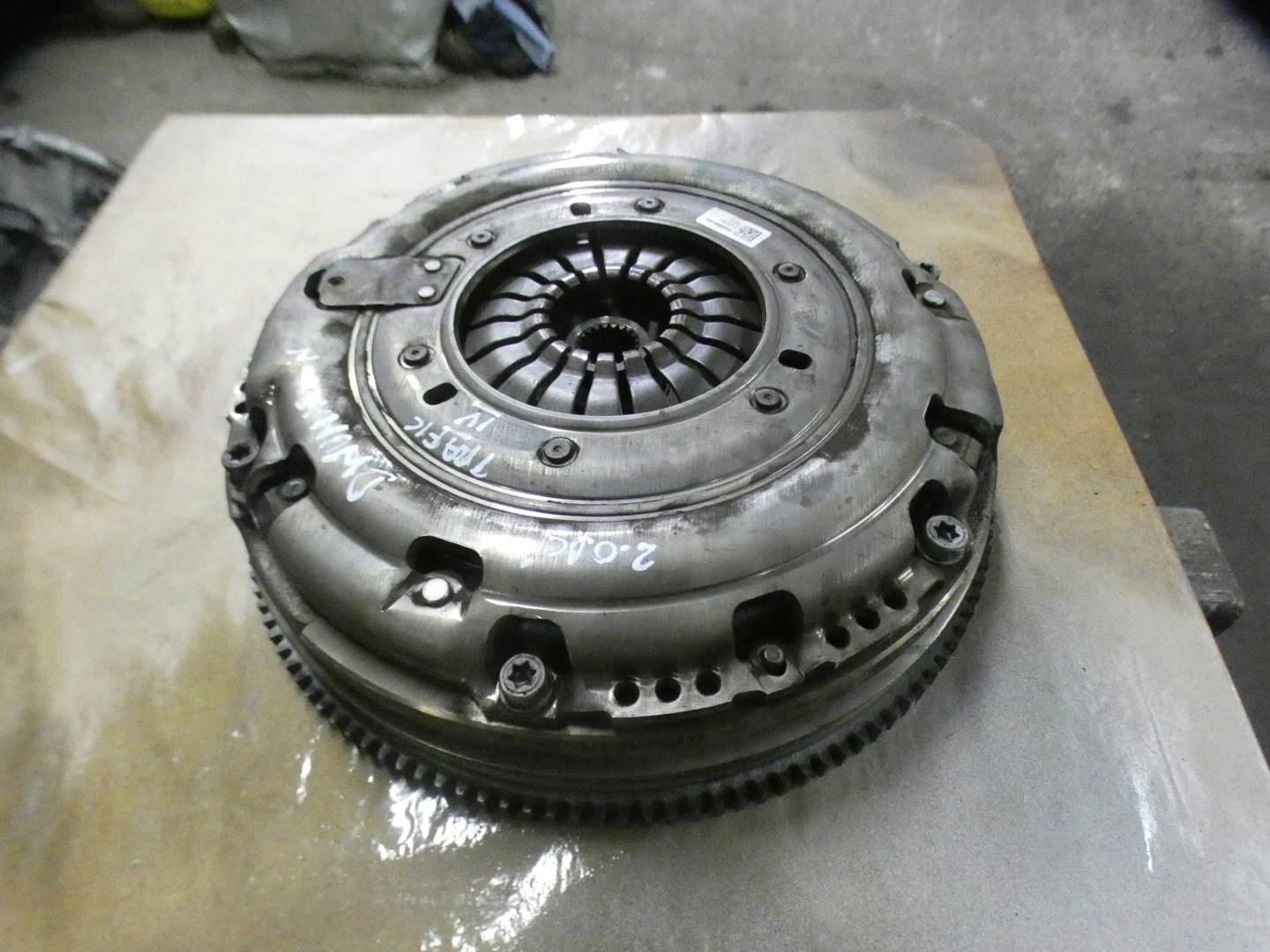 RENAULT TRAFIC IV 2.0 DCI clutch 302102826R