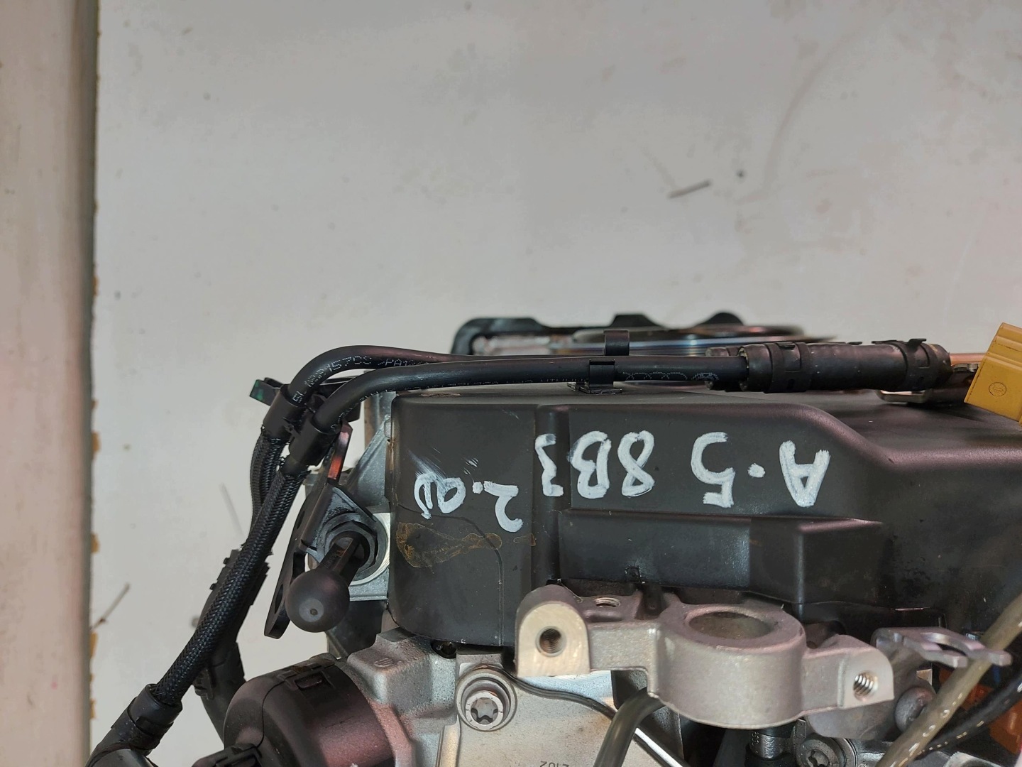 AUDI A5 8B3 B10 AVANT 2.0 TDI engine complete DYY 2,1 tys km