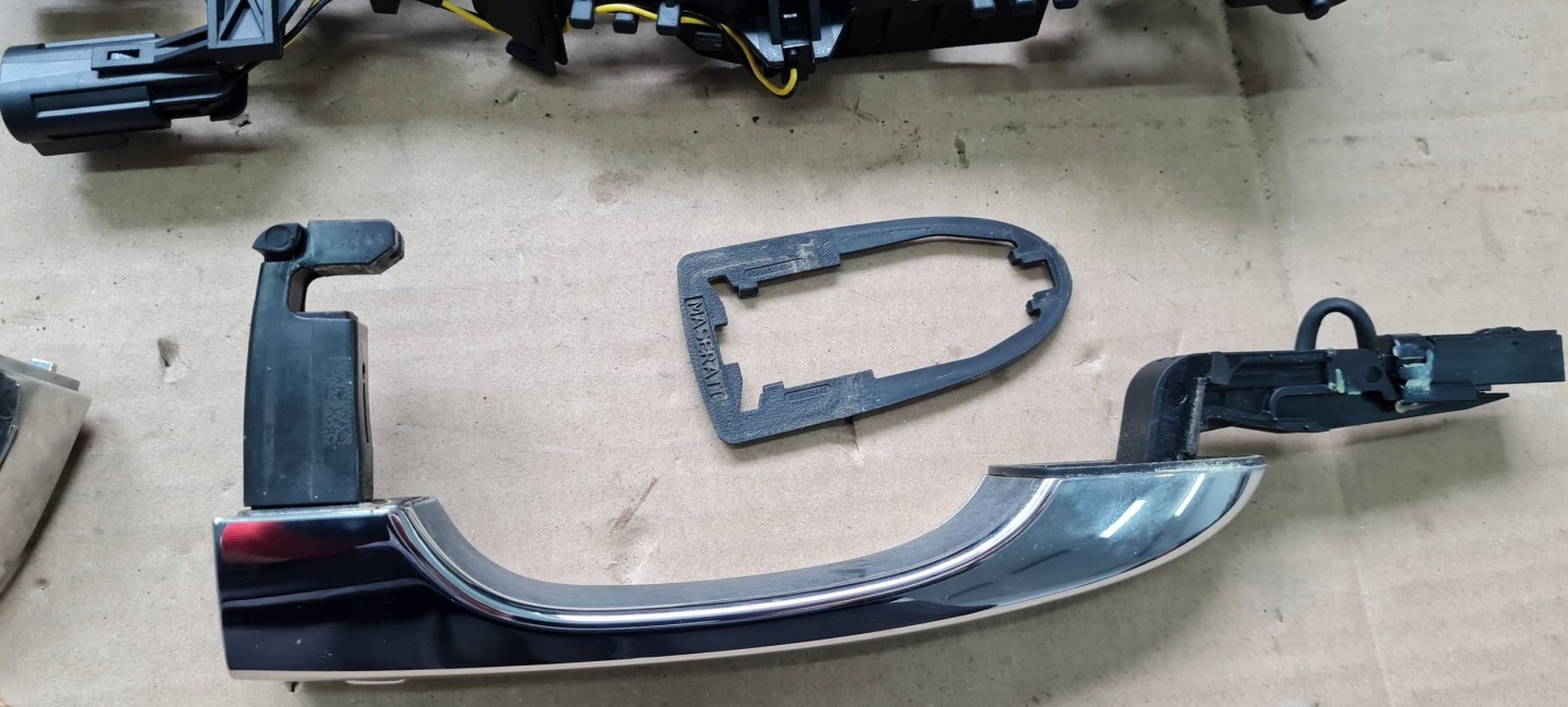 Maserati Quattroporte VI handle door left left front front CHROM