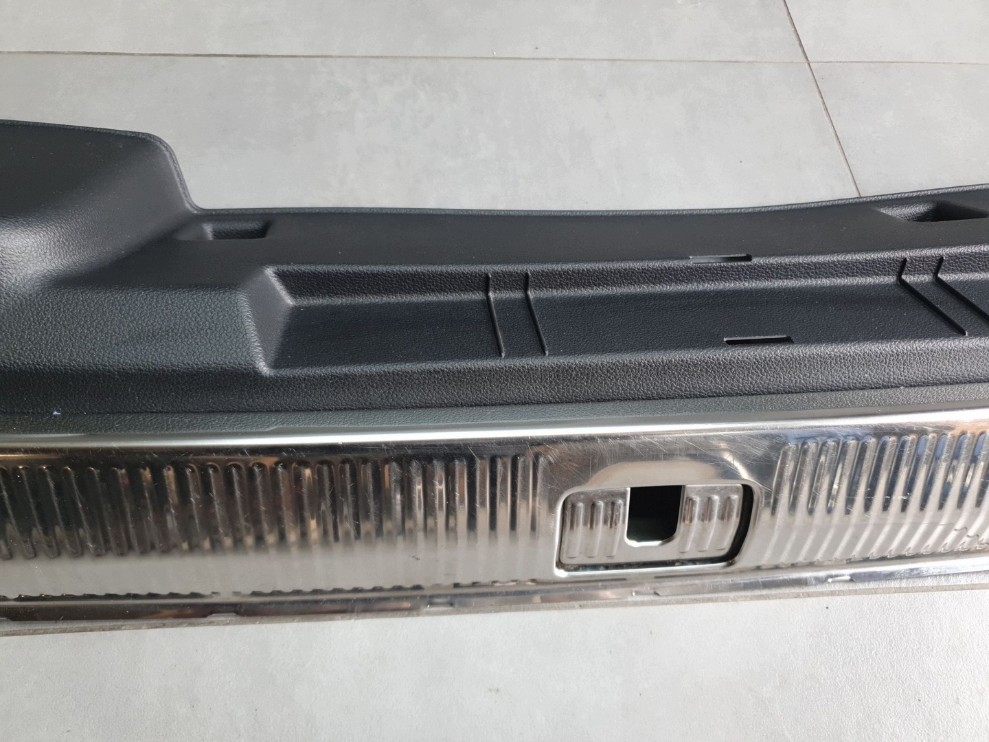 Audi Q7 4M cap of the threshold boot 4M0864483B