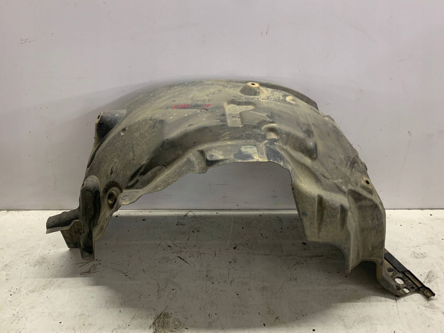 mudguard left front left front AH32-166563-AA RANGE ROVER L320 (05-13)