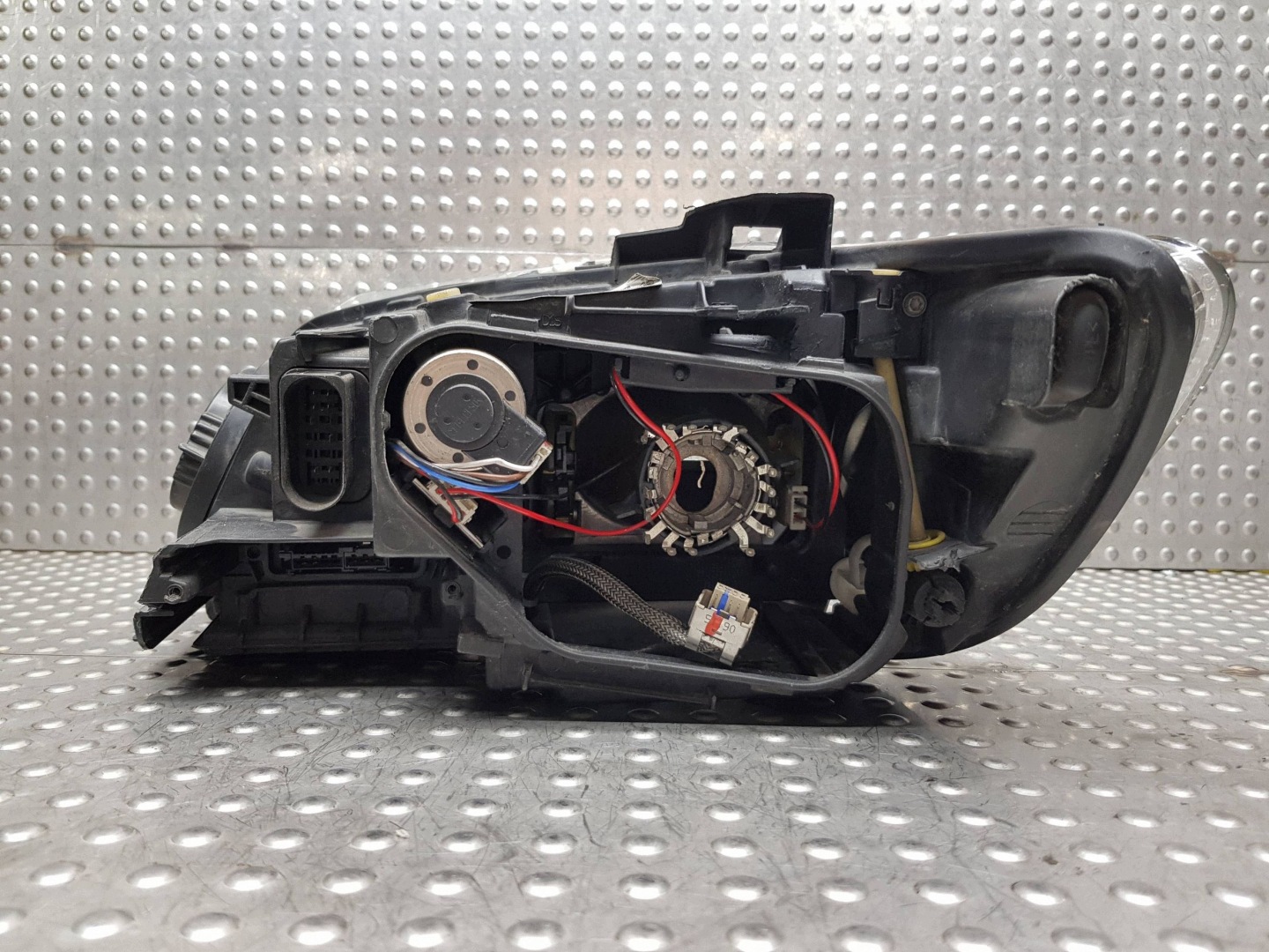 light REFLEKTOR right front XENON 4L0941004A AUDI Q7 4L 05
