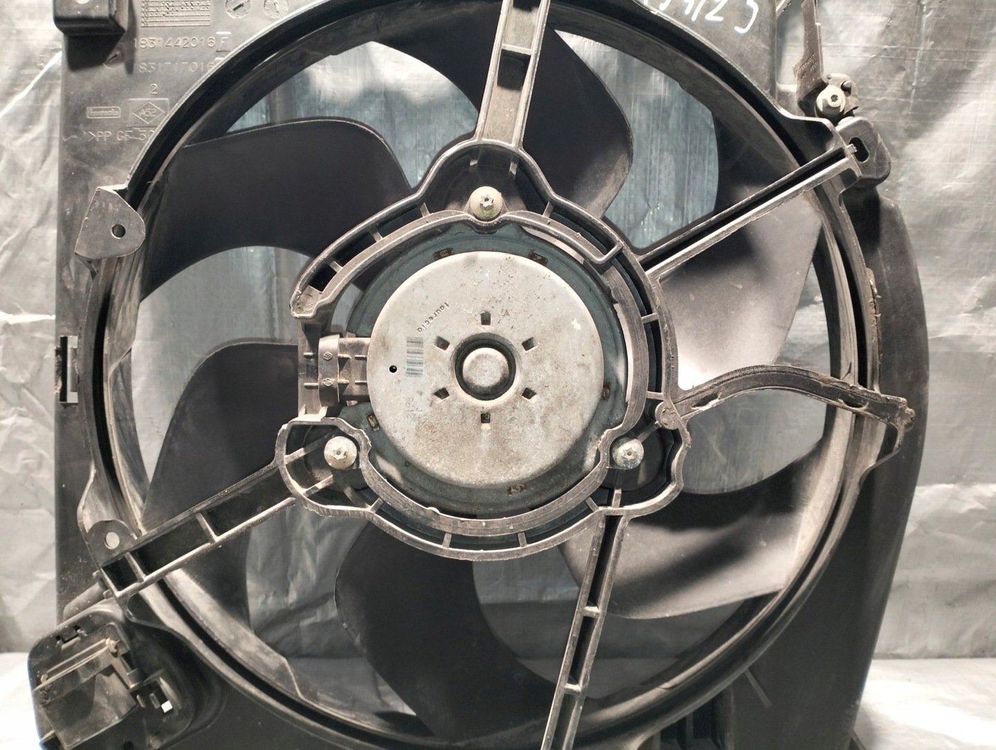 RENAULT CLIO III OE 1831442016F ventilátor chladiče 1.5DCI 06R