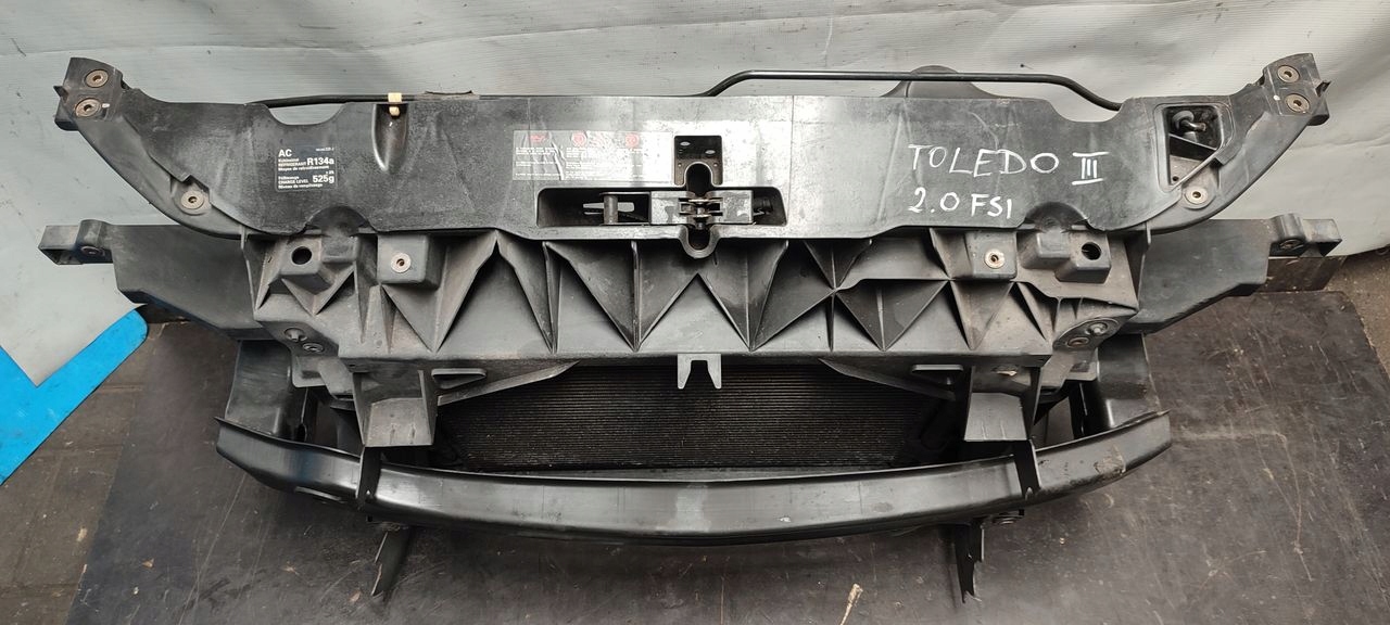 support panel for radiators pillar iron Seat Toledo III 2,0 FSI