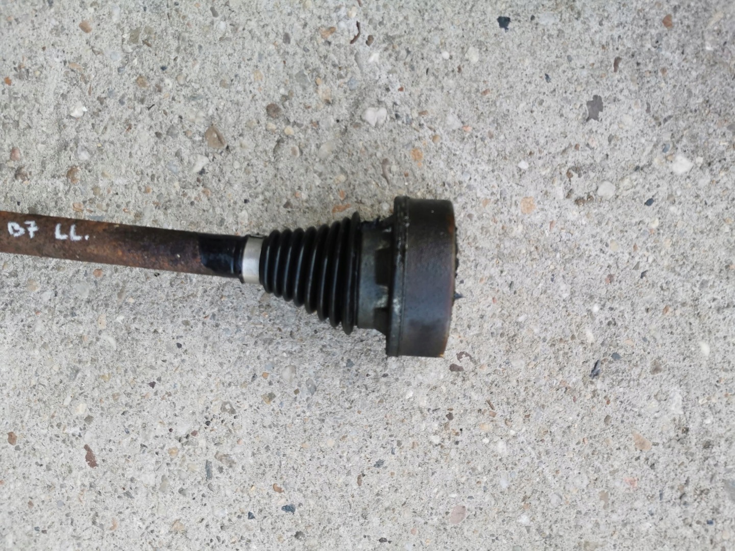 semi-axis short. left VW PASSAT B7 1.6 TDI 77KW 10-15