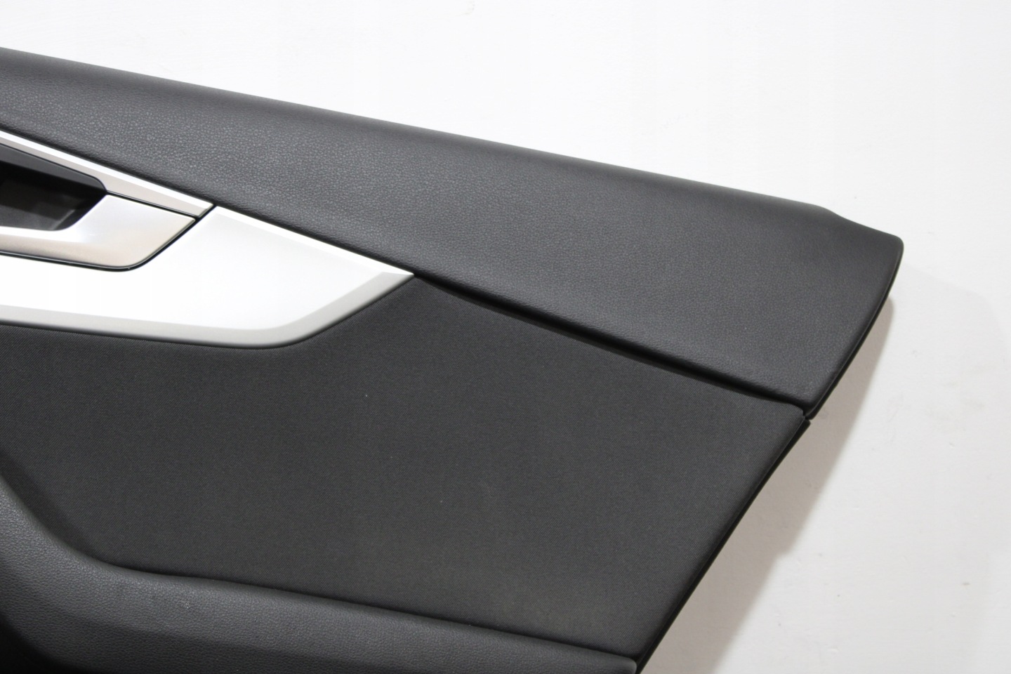 upholstery side door right rear part AUDI A4 B9 8W0 8W9
