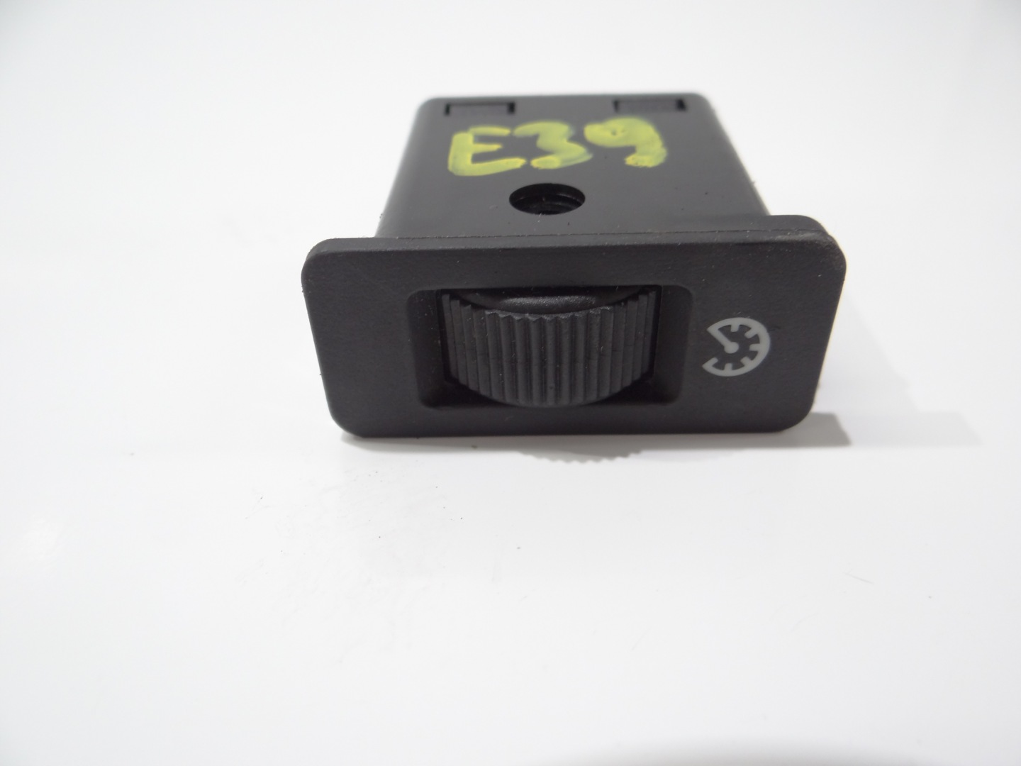 BMW E39 REGULATOR JASNOSCI budíků 8360461