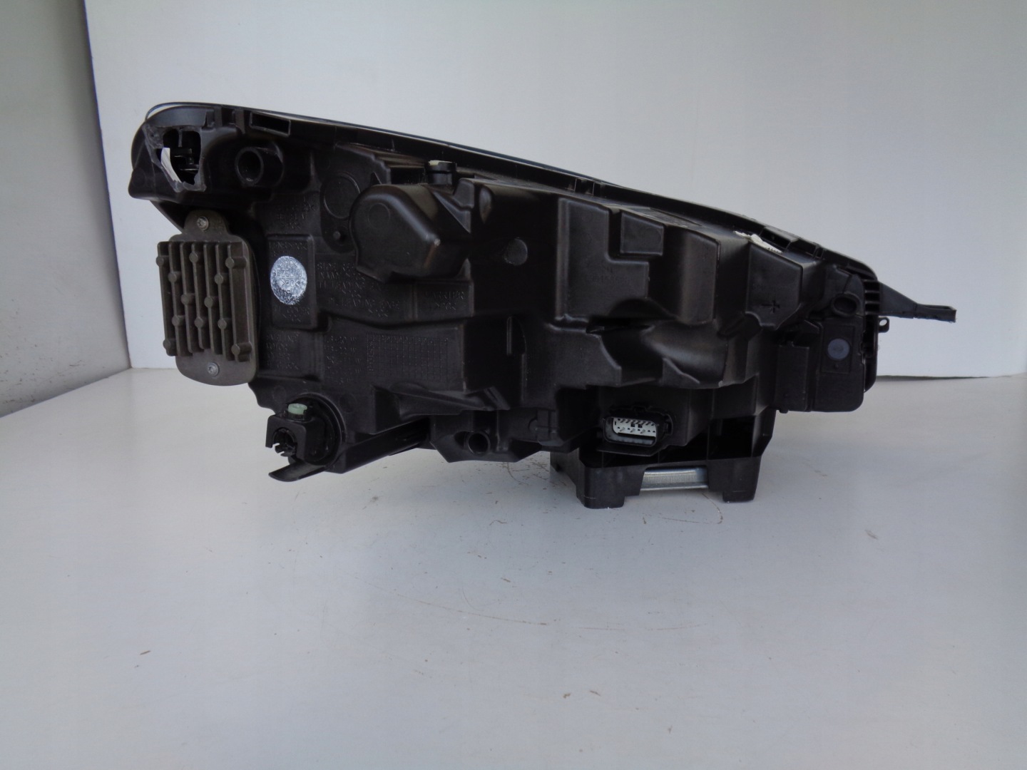 light left REFLEKTOR FORD KUGA MK3 19- FULL LED