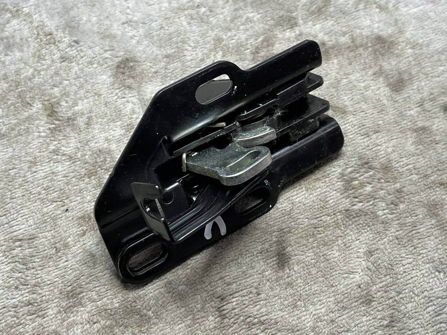 8719E4 lock door right rear part PEUGEOT PARTNER !J