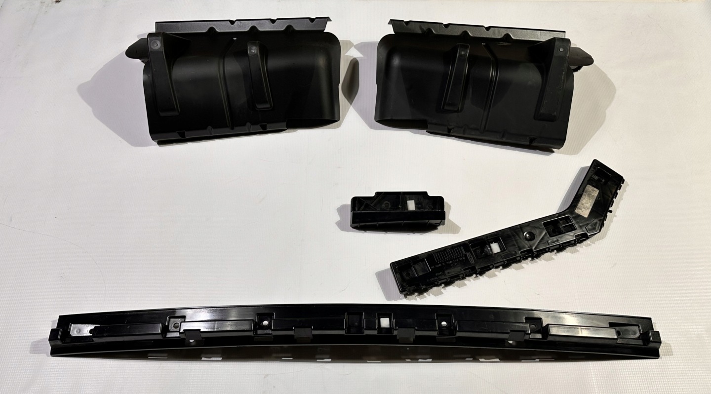 support supports left right rear part rear. holder Lincoln Continental 2017+