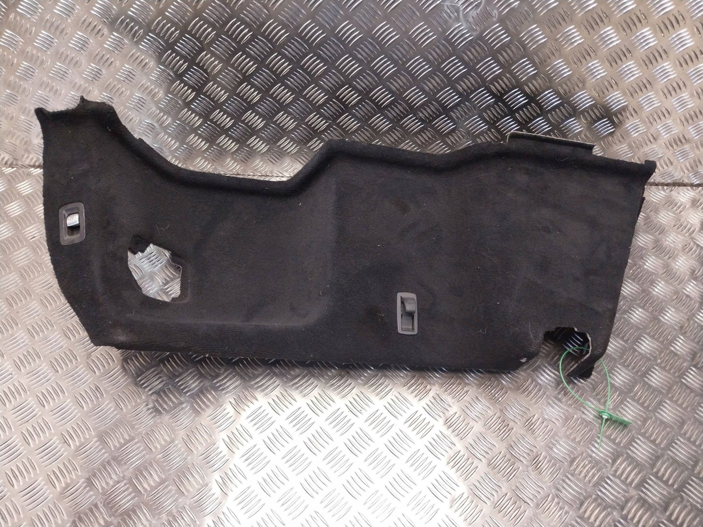 boot upholstery right rear part A2056909604 MERCEDES W205 KOMBI