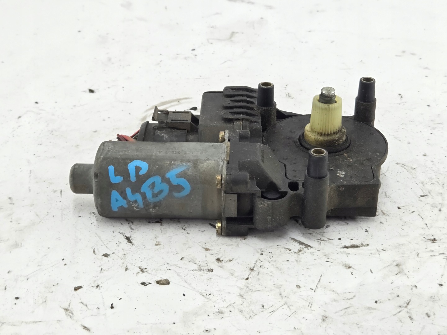 AUDI A4 B5 mini motor windows left front 0130821787