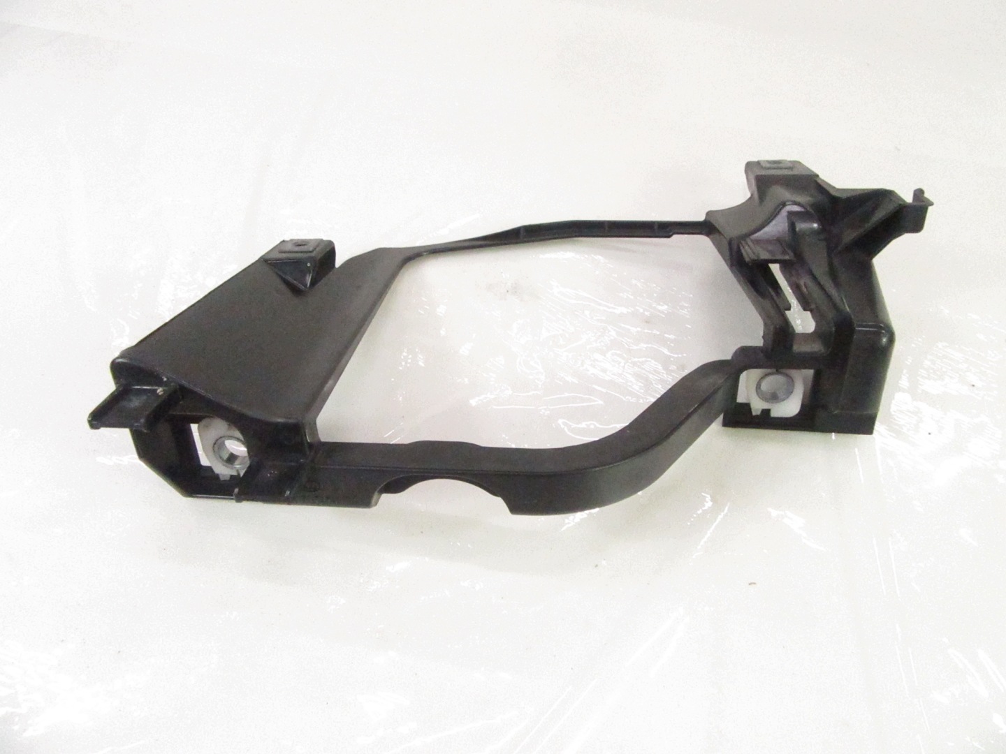 bracket holder support lights reflektora front left BMW E60 E61 sedan Kombi