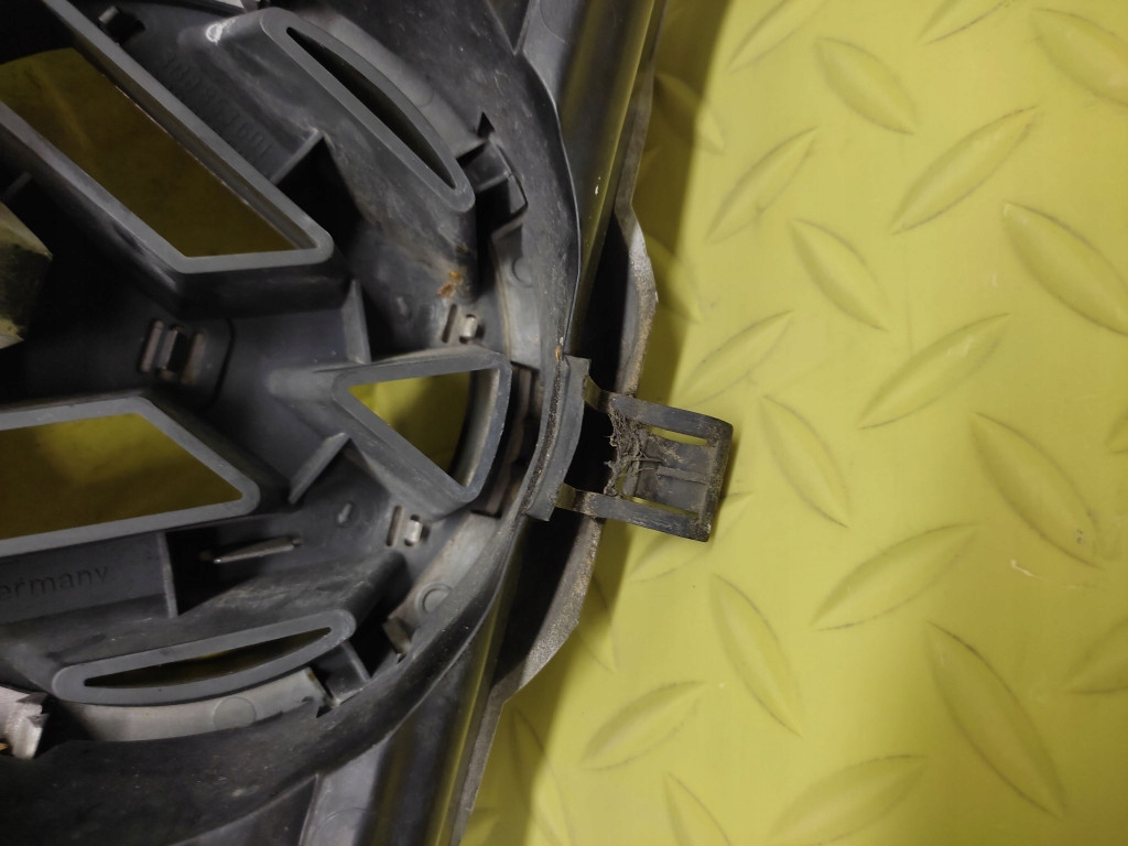 VW POLO III LIFT maska