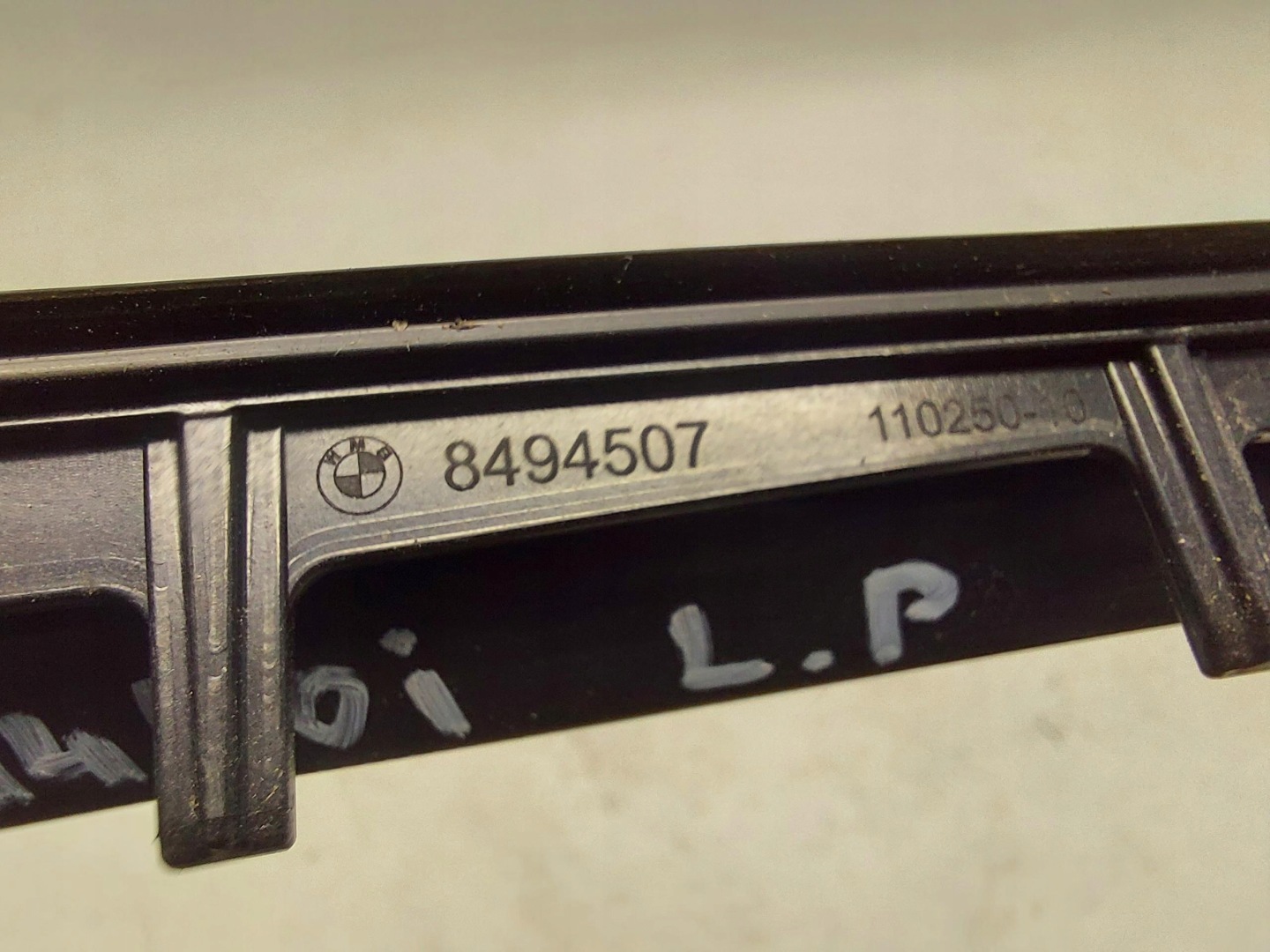 BMW G23 M440i Cabrio moulding windows czolowej left 8494507