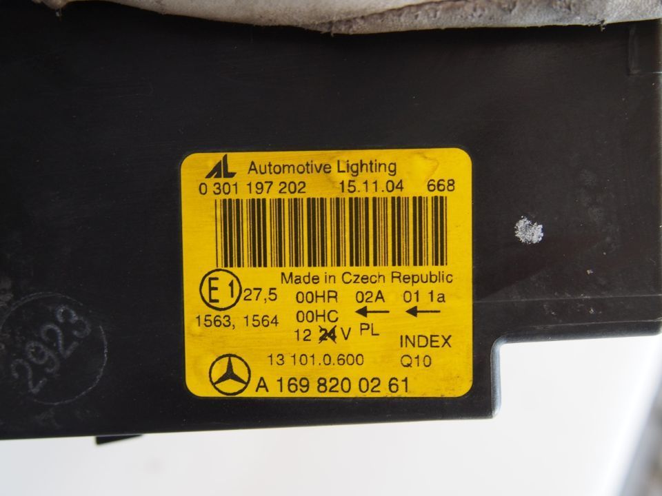 Mercedes A-Klasa Reflektor right light right W169 04-08r